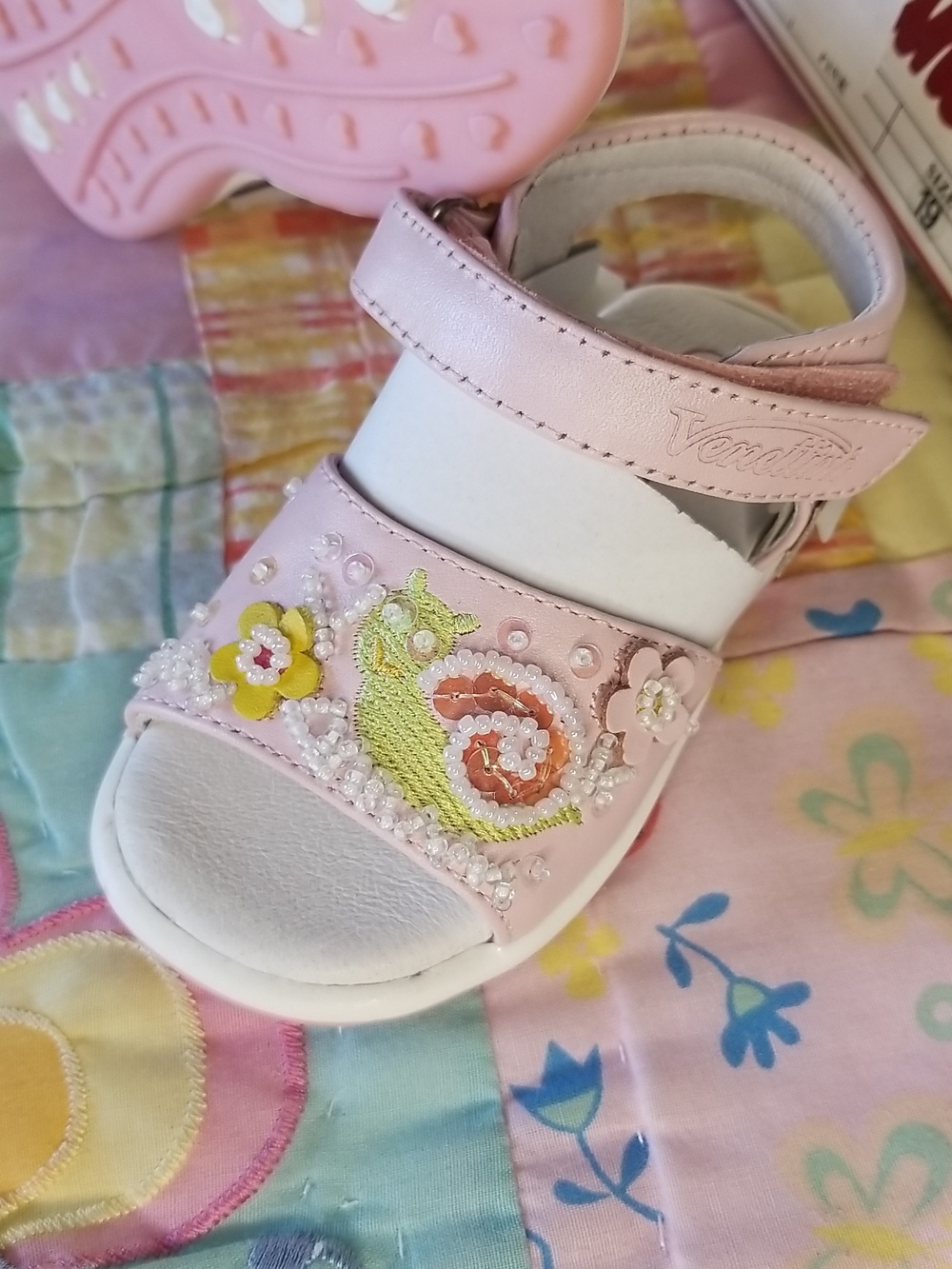 Venettini Pink Leather Sandals W/Stitched Snails Pearl's & Beads Euro 19 NIB US4 - Picture 6 of 7
